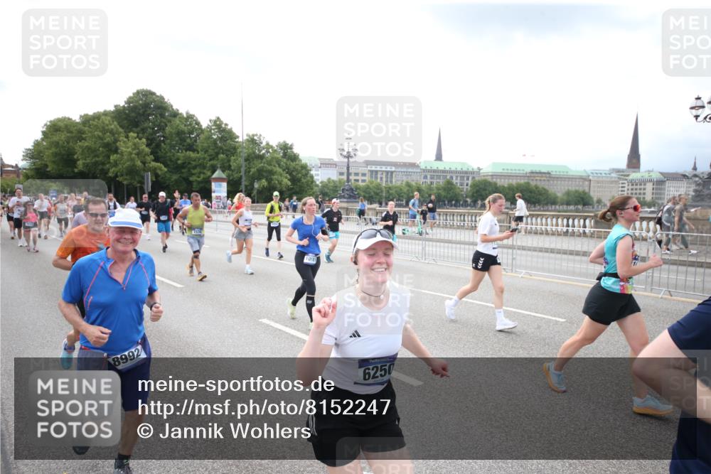 29.06.2025 - hella hamburg halbmarathon Jannik Wohlers http://msf.ph/oto/8152247 29.06.2025 10:41:02 Lombardsbrücke 1314, 1536, 1542, 2153, 2229, 2258, 3344, 3532, 3533, 3623, 4415, 4610, 5688, 5689, 5928, 5942, 6250, 6793, 6894, 7022, 7023, 7821, 8293, 8586, 8992, 10181, 10348, 10483, 11166, 11209, 11437, 11438, 11482, 12481, 13018, 13299, 13373, 13444, 13622, 13877, 14037, 14376, 14483, 14608, 14725, 15224, 16021, 16260, 16550, 16559, 16846, 17370, 17684, 18814, 18888, 18900 meine-sportfotos.de