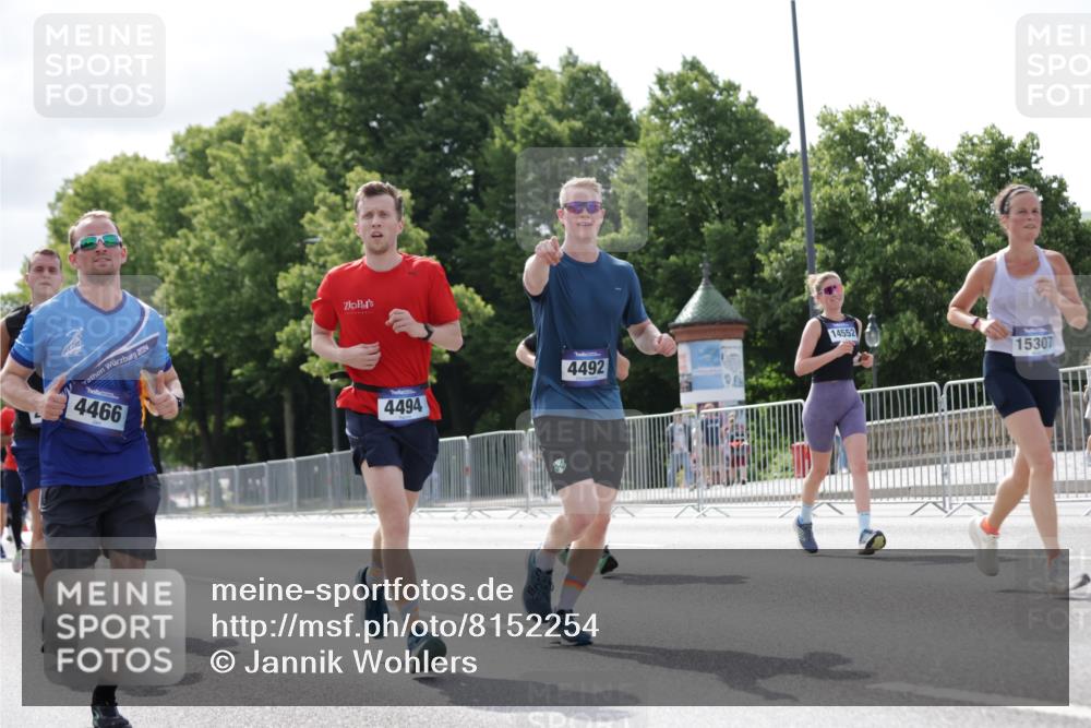 29.06.2025 - hella hamburg halbmarathon Jannik Wohlers http://msf.ph/oto/8152254 29.06.2025 10:15:11 Lombardsbrücke 1440, 2110, 2720, 2989, 3417, 4007, 4466, 4492, 4494, 5069, 5739, 6376, 6576, 7809, 9192, 9307, 9423, 9657, 10108, 10775, 10858, 12457, 12521, 13197, 13453, 13500, 13818, 14413, 14550, 14552, 14630, 15307, 16040, 16041, 16938, 17350, 17949, 18150, 18203, 18252 meine-sportfotos.de