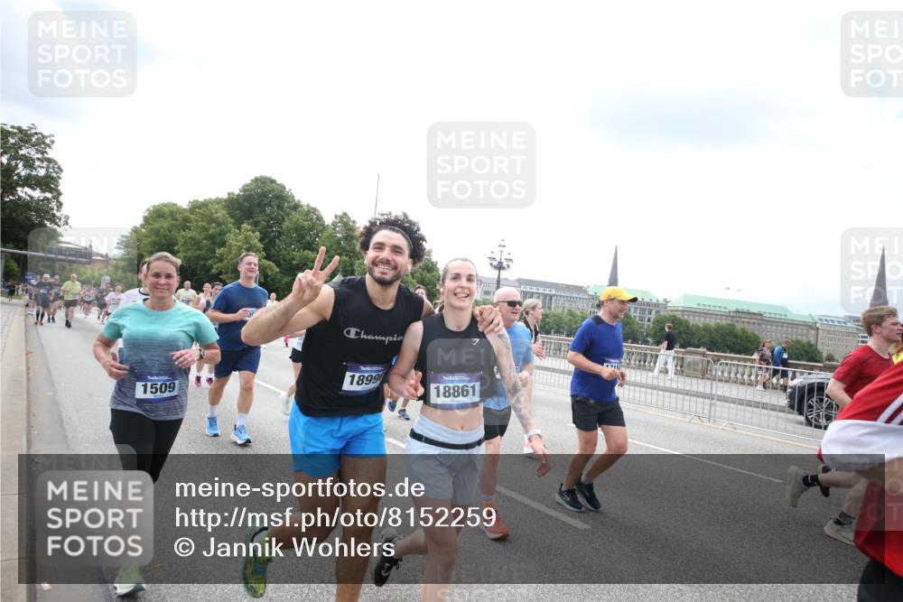 29.06.2025 - hella hamburg halbmarathon Jannik Wohlers http://msf.ph/oto/8152259 29.06.2025 10:41:20 Lombardsbrücke 1314, 1509, 1623, 1648, 1712, 2153, 4541, 4787, 5432, 6320, 6450, 6618, 7477, 7955, 7968, 8004, 8162, 8163, 8300, 8301, 8443, 8848, 8897, 9467, 9588, 11011, 11098, 11255, 11371, 11482, 11943, 12185, 12214, 12233, 12419, 13444, 13622, 13772, 14005, 14043, 14483, 14872, 14929, 14938, 15039, 15669, 15685, 15842, 15863, 16364, 16568, 17158, 17636, 18861, 18940, 18990, 19037, 19057, 19064 meine-sportfotos.de