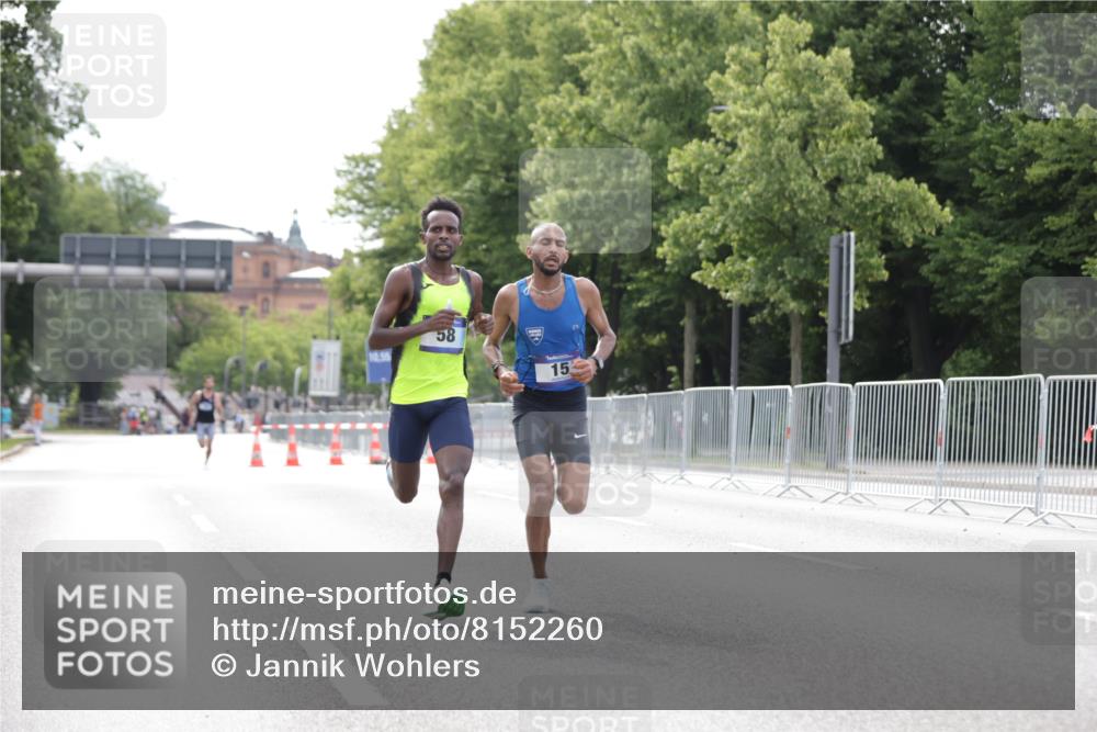 29.06.2025 - hella hamburg halbmarathon Jannik Wohlers http://msf.ph/oto/8152260 29.06.2025 09:31:14 Lombardsbrücke 1, 2, 4, 5, 6, 7, 8, 9, 10, 11, 13, 15, 16, 22, 23, 25, 58, 59 meine-sportfotos.de
