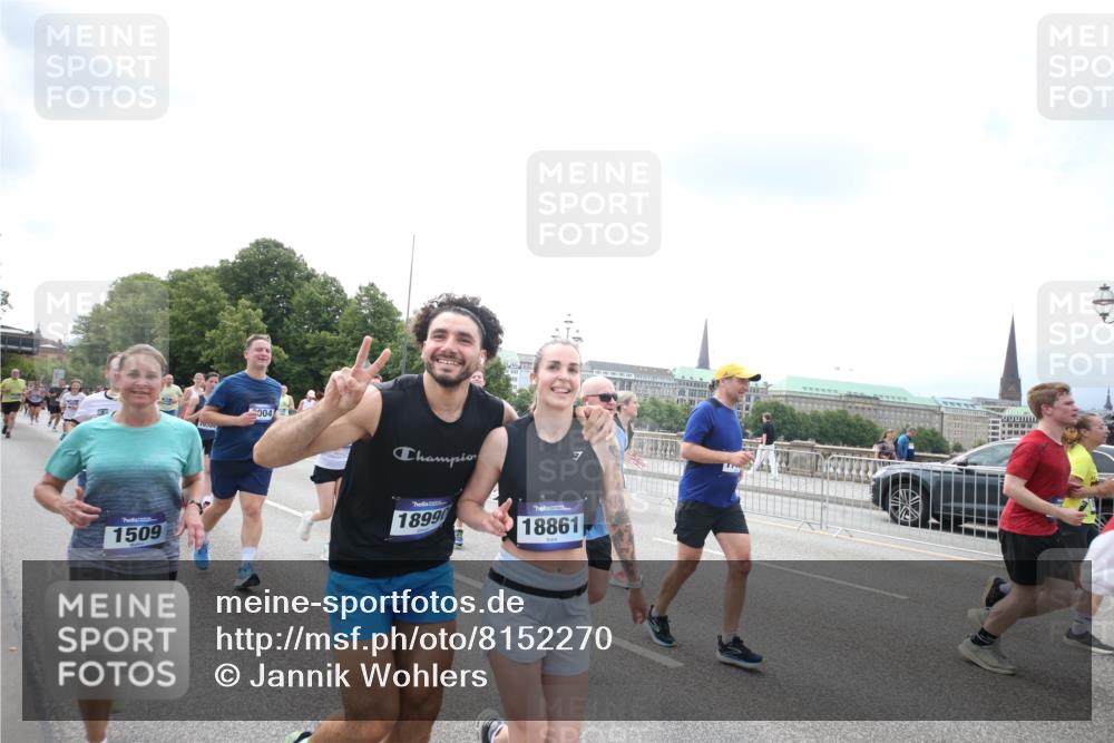 29.06.2025 - hella hamburg halbmarathon Jannik Wohlers http://msf.ph/oto/8152270 29.06.2025 10:41:20 Lombardsbrücke 1314, 1509, 1623, 1648, 1712, 2153, 4541, 4787, 5432, 6320, 6450, 6618, 7477, 7955, 7968, 8004, 8162, 8163, 8300, 8301, 8443, 8848, 8897, 9467, 9588, 11011, 11098, 11255, 11371, 11482, 11943, 12185, 12214, 12233, 12419, 13444, 13622, 13772, 14005, 14043, 14483, 14872, 14929, 14938, 15039, 15669, 15685, 15842, 15863, 16364, 16568, 17158, 17636, 18861, 18940, 18990, 19037, 19057, 19064 meine-sportfotos.de