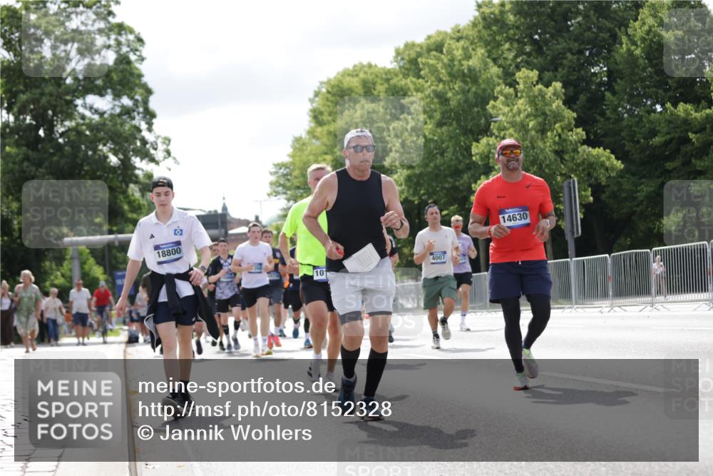29.06.2025 - hella hamburg halbmarathon Jannik Wohlers http://msf.ph/oto/8152328 29.06.2025 10:15:15 Lombardsbrücke 1440, 2110, 2989, 3417, 4007, 4466, 4492, 4494, 5069, 5739, 6376, 6576, 9192, 9657, 10108, 10775, 12469, 12521, 13179, 13197, 13818, 13951, 14413, 14423, 14550, 14552, 14630, 15307, 15570, 15710, 15988, 16041, 16923, 16938, 17350, 18150, 18957 meine-sportfotos.de