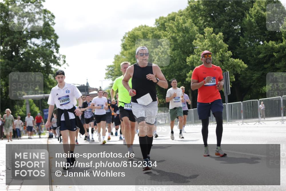 29.06.2025 - hella hamburg halbmarathon Jannik Wohlers http://msf.ph/oto/8152334 29.06.2025 10:15:15 Lombardsbrücke 1440, 2110, 2989, 3417, 4007, 4466, 4492, 4494, 5069, 5739, 6376, 6576, 9192, 9657, 10108, 10775, 12469, 12521, 13179, 13197, 13818, 13951, 14413, 14423, 14550, 14552, 14630, 15307, 15570, 15710, 15988, 16041, 16923, 16938, 17350, 18150, 18957 meine-sportfotos.de