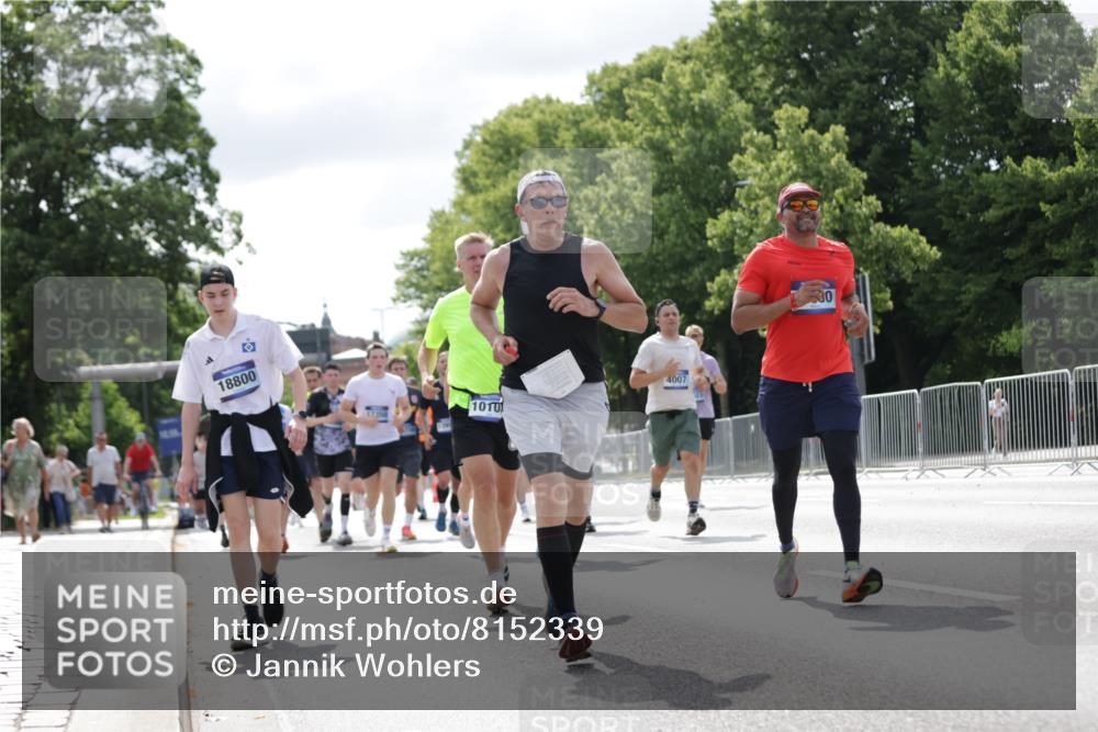 29.06.2025 - hella hamburg halbmarathon Jannik Wohlers http://msf.ph/oto/8152339 29.06.2025 10:15:15 Lombardsbrücke 1440, 2110, 2989, 3417, 4007, 4466, 4492, 4494, 5069, 5739, 6376, 6576, 9192, 9657, 10108, 10775, 12469, 12521, 13179, 13197, 13818, 13951, 14413, 14423, 14550, 14552, 14630, 15307, 15570, 15710, 15988, 16041, 16923, 16938, 17350, 18150, 18957 meine-sportfotos.de