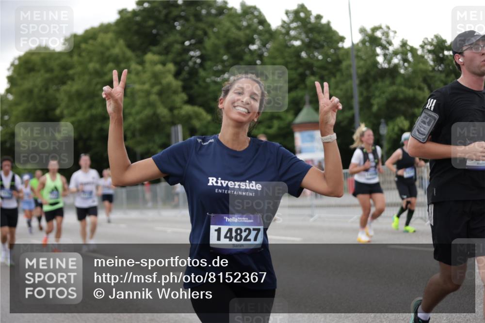 29.06.2025 - hella hamburg halbmarathon Jannik Wohlers http://msf.ph/oto/8152367 29.06.2025 10:52:23 Lombardsbrücke 1369, 1826, 2146, 2362, 2701, 2983, 3140, 3227, 4591, 4729, 7032, 7511, 7737, 8641, 9545, 10055, 10600, 10879, 10981, 11919, 12127, 12128, 12994, 13305, 14009, 14424, 14643, 14704, 14827, 14897, 15438, 15439, 15447, 15867, 15906, 16053, 16056, 16794, 16984, 17050, 17359, 17896, 18106, 18205, 18645, 18751, 18997, 19063, 19097 meine-sportfotos.de