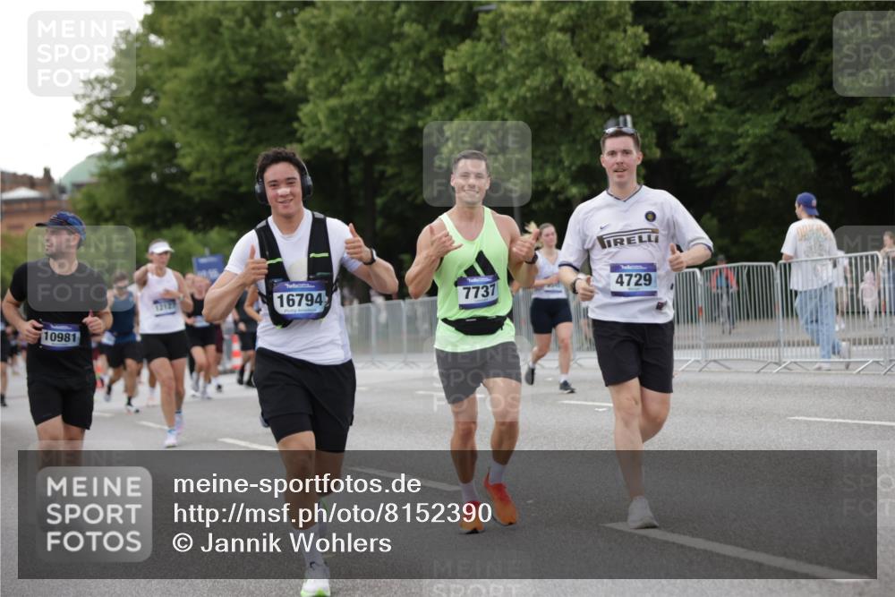 29.06.2025 - hella hamburg halbmarathon Jannik Wohlers http://msf.ph/oto/8152390 29.06.2025 10:52:24 Lombardsbrücke 1369, 1826, 2146, 2362, 2701, 3140, 3227, 4591, 4729, 7032, 7737, 8641, 9545, 10055, 10600, 10879, 10981, 11919, 12127, 12128, 12994, 14009, 14643, 14704, 14765, 14827, 14897, 15438, 15439, 15447, 15867, 15906, 16053, 16056, 16794, 16961, 16984, 17050, 17359, 17896, 18106, 18205, 18645, 18751, 18997, 19063, 19097 meine-sportfotos.de