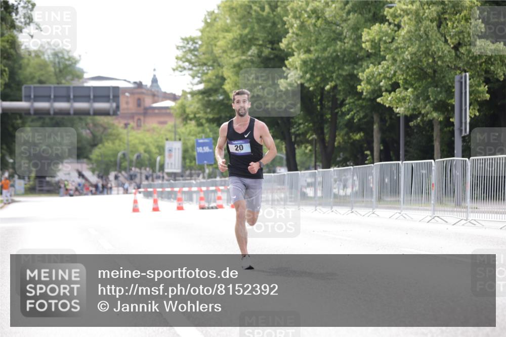 29.06.2025 - hella hamburg halbmarathon Jannik Wohlers http://msf.ph/oto/8152392 29.06.2025 09:31:21 Lombardsbrücke 15, 20, 58 meine-sportfotos.de