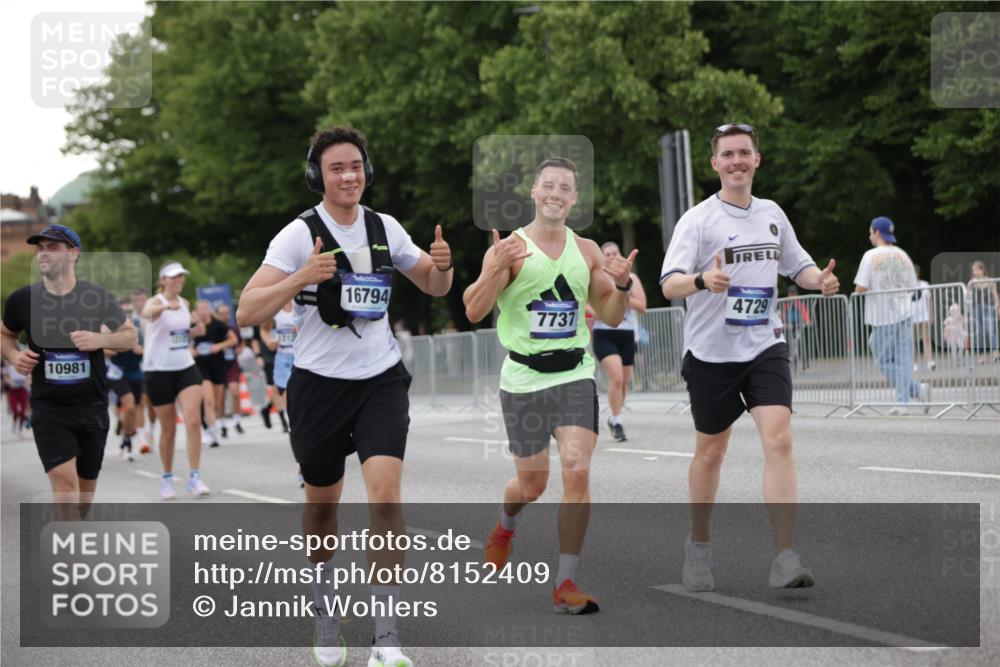 29.06.2025 - hella hamburg halbmarathon Jannik Wohlers http://msf.ph/oto/8152409 29.06.2025 10:52:25 Lombardsbrücke 1369, 1826, 2146, 2362, 2701, 2988, 3140, 3227, 3787, 4591, 4729, 7032, 7737, 8641, 9545, 10055, 10417, 10568, 10600, 10879, 10981, 11919, 12127, 12128, 12994, 14009, 14643, 14704, 14765, 14807, 14827, 14897, 15438, 15439, 15447, 15867, 16053, 16056, 16794, 16961, 16984, 17050, 17359, 17896, 18106, 18205, 18645, 18997, 19063, 19097 meine-sportfotos.de