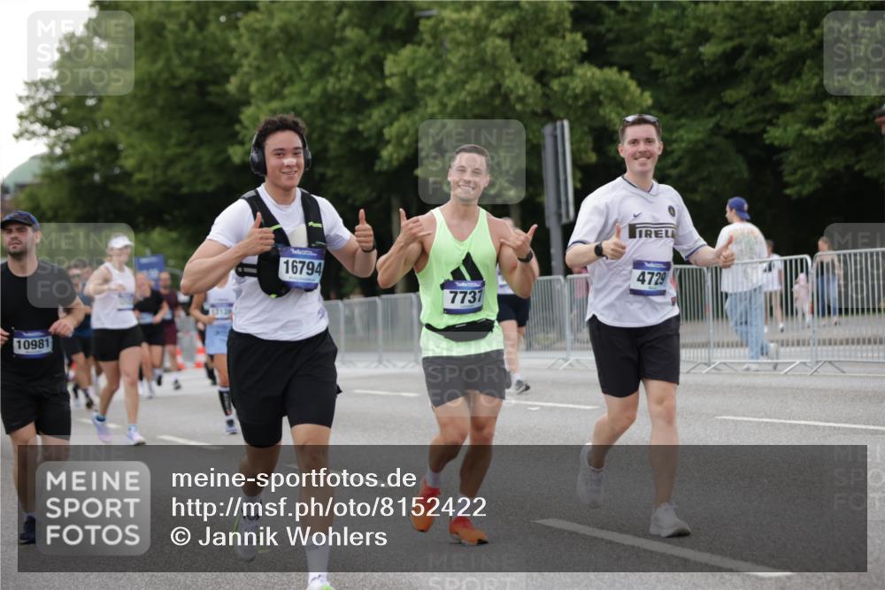 29.06.2025 - hella hamburg halbmarathon Jannik Wohlers http://msf.ph/oto/8152422 29.06.2025 10:52:25 Lombardsbrücke 1369, 1826, 2146, 2362, 2701, 2988, 3140, 3227, 3787, 4591, 4729, 7032, 7737, 8641, 9545, 10055, 10417, 10568, 10600, 10879, 10981, 11919, 12127, 12128, 12994, 14009, 14643, 14704, 14765, 14807, 14827, 14897, 15438, 15439, 15447, 15867, 16053, 16056, 16794, 16961, 16984, 17050, 17359, 17896, 18106, 18205, 18645, 18997, 19063, 19097 meine-sportfotos.de