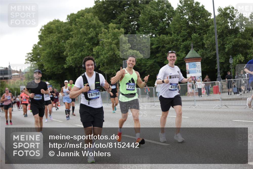 29.06.2025 - hella hamburg halbmarathon Jannik Wohlers http://msf.ph/oto/8152442 29.06.2025 10:52:25 Lombardsbrücke 1369, 1826, 2146, 2362, 2701, 2988, 3140, 3227, 3787, 4591, 4729, 7032, 7737, 8641, 9545, 10055, 10417, 10568, 10600, 10879, 10981, 11919, 12127, 12128, 12994, 14009, 14643, 14704, 14765, 14807, 14827, 14897, 15438, 15439, 15447, 15867, 16053, 16056, 16794, 16961, 16984, 17050, 17359, 17896, 18106, 18205, 18645, 18997, 19063, 19097 meine-sportfotos.de