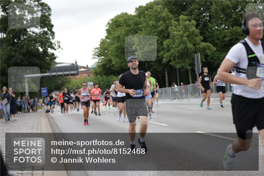 29.06.2025 - hella hamburg halbmarathon Jannik Wohlers http://msf.ph/oto/8152468 29.06.2025 10:52:26 Lombardsbrücke 1369, 2146, 2362, 2701, 2988, 3227, 3787, 4591, 4729, 7032, 7737, 8641, 9545, 10055, 10417, 10568, 10600, 10879, 10981, 11919, 12127, 12128, 12994, 14009, 14643, 14704, 14765, 14807, 14827, 14897, 14979, 15438, 15439, 15447, 15867, 16053, 16056, 16156, 16794, 16961, 16984, 17050, 17896, 18106, 18205, 18645, 18997, 19063, 19097 meine-sportfotos.de