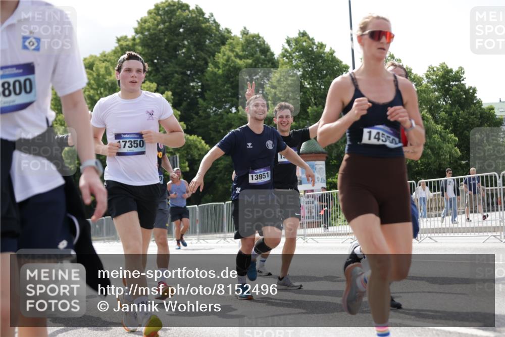 29.06.2025 - hella hamburg halbmarathon Jannik Wohlers http://msf.ph/oto/8152496 29.06.2025 10:15:20 Lombardsbrücke 1440, 2110, 2989, 3167, 3417, 4007, 4466, 4492, 4494, 5069, 6376, 6576, 7941, 7942, 9192, 9657, 10108, 10608, 10775, 12469, 13179, 13818, 13951, 14413, 14423, 14550, 14552, 14559, 14630, 15307, 15570, 15710, 15988, 16041, 16348, 16606, 16923, 16938, 17350, 18150, 18957 meine-sportfotos.de