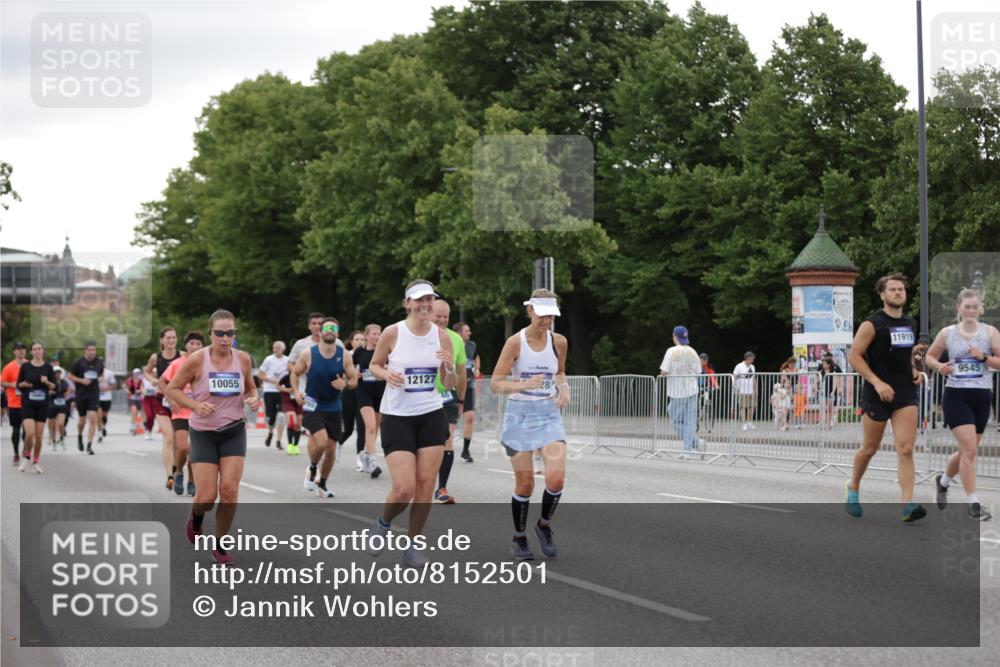29.06.2025 - hella hamburg halbmarathon Jannik Wohlers http://msf.ph/oto/8152501 29.06.2025 10:52:29 Lombardsbrücke 1369, 2146, 2701, 2988, 3227, 3787, 4729, 6135, 7032, 7737, 8641, 9545, 10055, 10417, 10568, 10600, 10879, 10981, 11520, 11524, 11919, 12127, 12128, 12994, 14009, 14643, 14765, 14807, 14827, 14977, 14979, 15438, 15439, 15867, 16053, 16056, 16156, 16794, 16961, 18106, 18205, 18997 meine-sportfotos.de