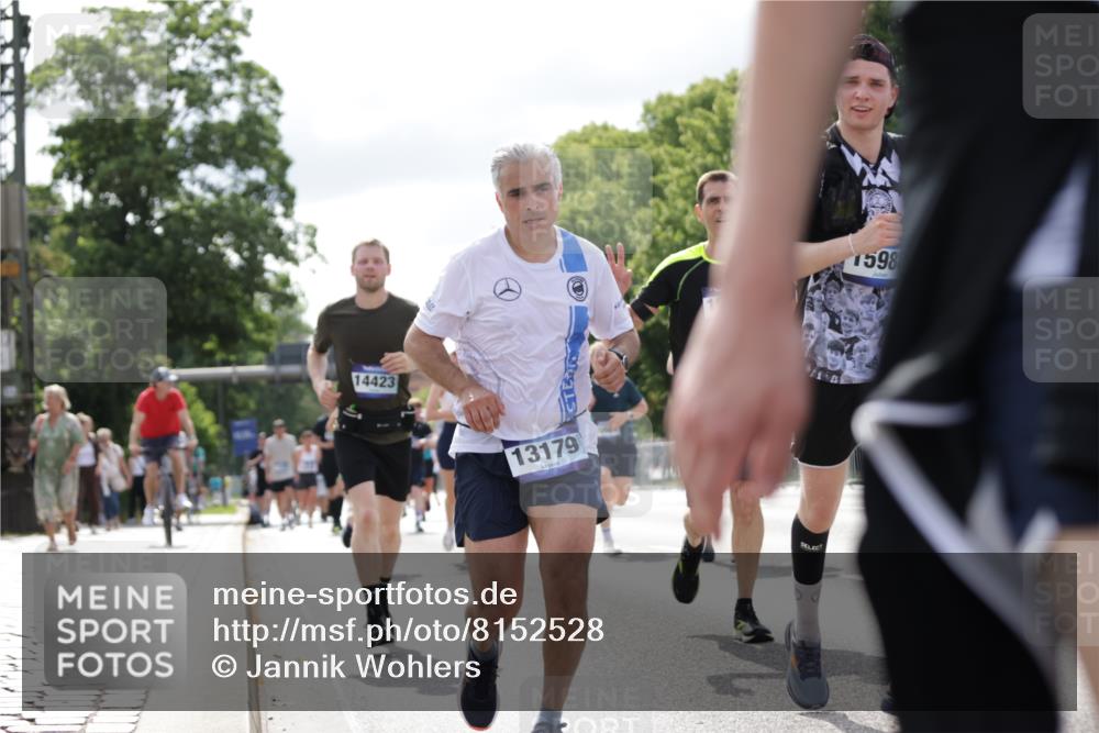 29.06.2025 - hella hamburg halbmarathon Jannik Wohlers http://msf.ph/oto/8152528 29.06.2025 10:15:21 Lombardsbrücke 1440, 2989, 3167, 4007, 4466, 4492, 4494, 5069, 6376, 6576, 7941, 7942, 8746, 9192, 9657, 9675, 10108, 10608, 10775, 11774, 11783, 12469, 13179, 13818, 13951, 14413, 14423, 14550, 14552, 14559, 14630, 15307, 15570, 15710, 15988, 16348, 16606, 16923, 16938, 17350, 18150, 18957 meine-sportfotos.de
