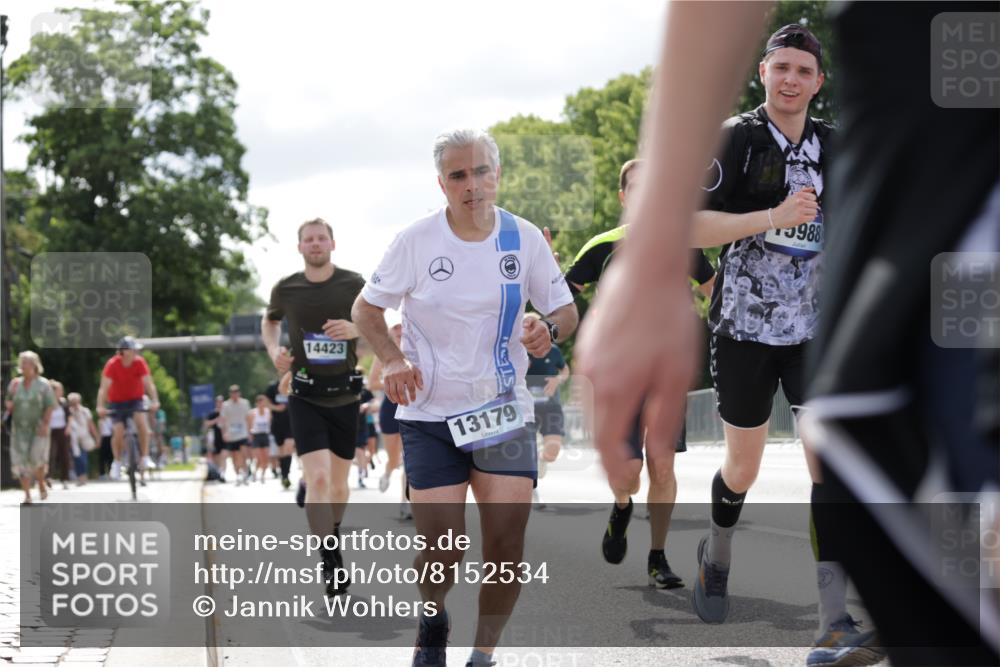 29.06.2025 - hella hamburg halbmarathon Jannik Wohlers http://msf.ph/oto/8152534 29.06.2025 10:15:21 Lombardsbrücke 1440, 2989, 3167, 4007, 4466, 4492, 4494, 5069, 6376, 6576, 7941, 7942, 8746, 9192, 9657, 9675, 10108, 10608, 10775, 11774, 11783, 12469, 13179, 13818, 13951, 14413, 14423, 14550, 14552, 14559, 14630, 15307, 15570, 15710, 15988, 16348, 16606, 16923, 16938, 17350, 18150, 18957 meine-sportfotos.de