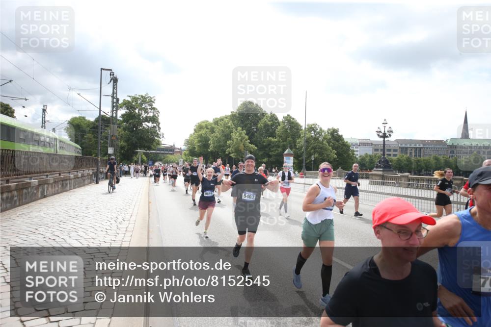 29.06.2025 - hella hamburg halbmarathon Jannik Wohlers http://msf.ph/oto/8152545 29.06.2025 10:42:08 Lombardsbrücke 1150, 1360, 1929, 1957, 1994, 2069, 2134, 2401, 2538, 2580, 2940, 2941, 3605, 3874, 4334, 4778, 4891, 4892, 5403, 5417, 5810, 6120, 6764, 6828, 7040, 7260, 7513, 7557, 7666, 8525, 8526, 8529, 8816, 9980, 10454, 10532, 10872, 10899, 11463, 11550, 11677, 12684, 13241, 13250, 13406, 13776, 14042, 14084, 14170, 14405, 14426, 14468, 14556, 14636, 14769, 15004, 15219, 15221, 15912, 15977, 16215, 16352, 16612 meine-sportfotos.de