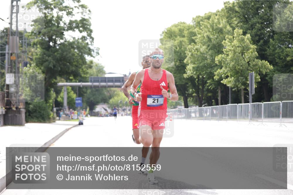 29.06.2025 - hella hamburg halbmarathon Jannik Wohlers http://msf.ph/oto/8152559 29.06.2025 09:31:55 Lombardsbrücke 17, 21 meine-sportfotos.de