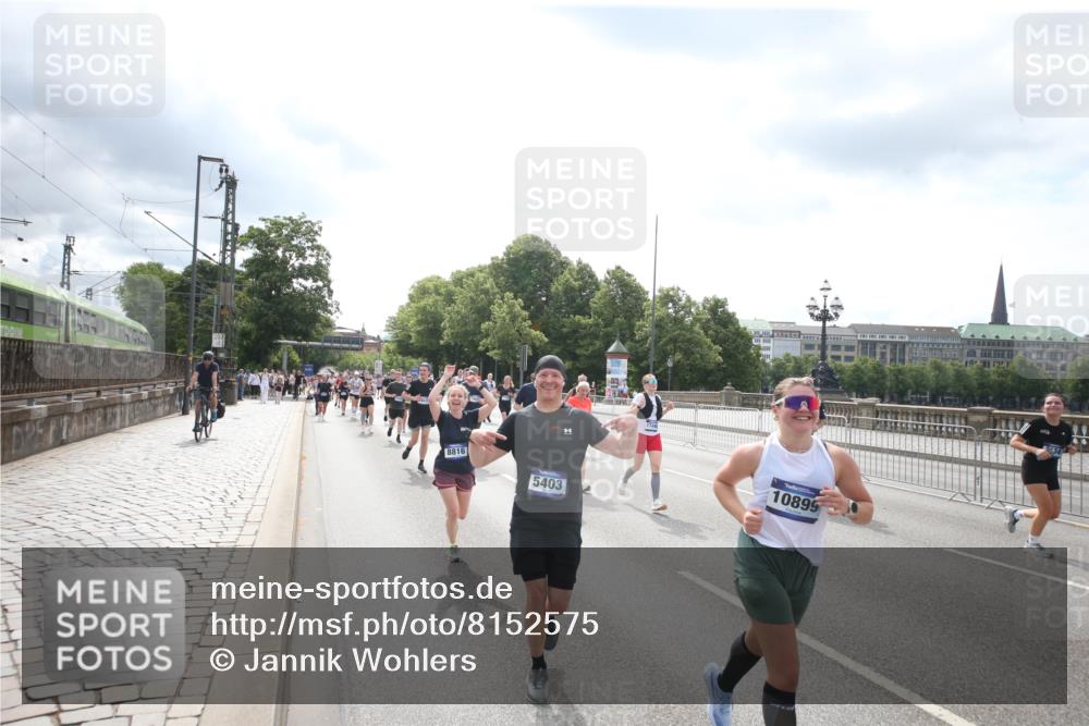 29.06.2025 - hella hamburg halbmarathon Jannik Wohlers http://msf.ph/oto/8152575 29.06.2025 10:42:08 Lombardsbrücke 1150, 1360, 1929, 1957, 1994, 2069, 2134, 2401, 2538, 2580, 2940, 2941, 3605, 3874, 4334, 4778, 4891, 4892, 5403, 5417, 5810, 6120, 6764, 6828, 7040, 7260, 7513, 7557, 7666, 8525, 8526, 8529, 8816, 9980, 10454, 10532, 10872, 10899, 11463, 11550, 11677, 12684, 13241, 13250, 13406, 13776, 14042, 14084, 14170, 14405, 14426, 14468, 14556, 14636, 14769, 15004, 15219, 15221, 15912, 15977, 16215, 16352, 16612 meine-sportfotos.de