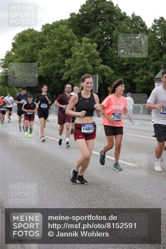 29.06.2025 - hella hamburg halbmarathon Jannik Wohlers http://msf.ph/oto/8152591 29.06.2025 10:52:34 Lombardsbrücke 2146, 2291, 2701, 2988, 3787, 4729, 6135, 6521, 7032, 7681, 7737, 9545, 10055, 10417, 10568, 10661, 10981, 11520, 11524, 11919, 12127, 12128, 13489, 14009, 14643, 14765, 14807, 14977, 14979, 15438, 15439, 15867, 16137, 16156, 16794, 16961, 18988 meine-sportfotos.de