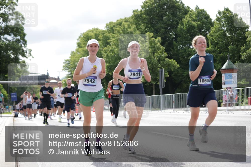 29.06.2025 - hella hamburg halbmarathon Jannik Wohlers http://msf.ph/oto/8152606 29.06.2025 10:15:24 Lombardsbrücke 2989, 3167, 4007, 4466, 4492, 4494, 6376, 6576, 7941, 7942, 8746, 8885, 9192, 9675, 10108, 10608, 11113, 11303, 11478, 11774, 11783, 12427, 12469, 12628, 13179, 13818, 13951, 14423, 14550, 14552, 14559, 14630, 15307, 15570, 15710, 15988, 16020, 16348, 16606, 16923, 17350, 18150, 18641, 18957 meine-sportfotos.de