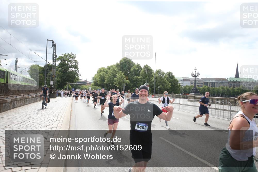 29.06.2025 - hella hamburg halbmarathon Jannik Wohlers http://msf.ph/oto/8152609 29.06.2025 10:42:08 Lombardsbrücke 1150, 1360, 1929, 1957, 1994, 2069, 2134, 2401, 2538, 2580, 2940, 2941, 3605, 3874, 4334, 4778, 4891, 4892, 5403, 5417, 5810, 6120, 6764, 6828, 7040, 7260, 7513, 7557, 7666, 8525, 8526, 8529, 8816, 9980, 10454, 10532, 10872, 10899, 11463, 11550, 11677, 12684, 13241, 13250, 13406, 13776, 14042, 14084, 14170, 14405, 14426, 14468, 14556, 14636, 14769, 15004, 15219, 15221, 15912, 15977, 16215, 16352, 16612 meine-sportfotos.de