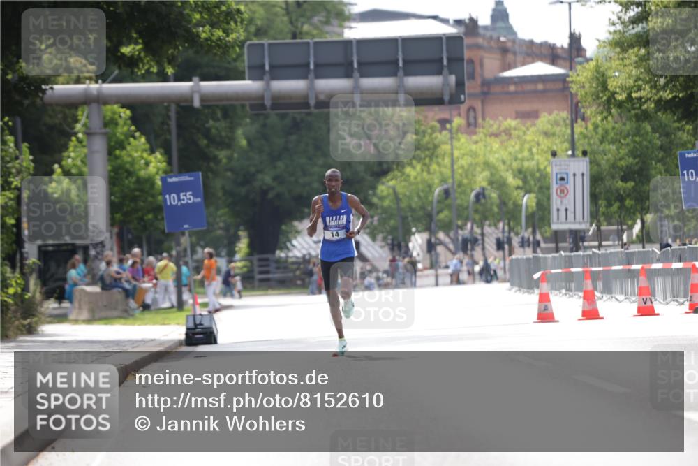 29.06.2025 - hella hamburg halbmarathon Jannik Wohlers http://msf.ph/oto/8152610 29.06.2025 09:32:00 Lombardsbrücke 17, 21 meine-sportfotos.de