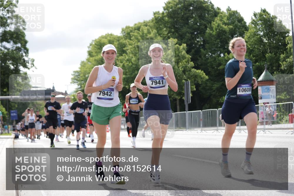 29.06.2025 - hella hamburg halbmarathon Jannik Wohlers http://msf.ph/oto/8152614 29.06.2025 10:15:24 Lombardsbrücke 2989, 3167, 4007, 4466, 4492, 4494, 6376, 6576, 7941, 7942, 8746, 8885, 9192, 9675, 10108, 10608, 11113, 11303, 11478, 11774, 11783, 12427, 12469, 12628, 13179, 13818, 13951, 14423, 14550, 14552, 14559, 14630, 15307, 15570, 15710, 15988, 16020, 16348, 16606, 16923, 17350, 18150, 18641, 18957 meine-sportfotos.de