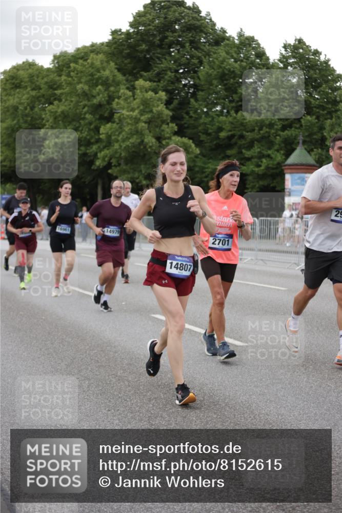 29.06.2025 - hella hamburg halbmarathon Jannik Wohlers http://msf.ph/oto/8152615 29.06.2025 10:52:35 Lombardsbrücke 2146, 2291, 2701, 2988, 3787, 4729, 6135, 6521, 7032, 7681, 7737, 9545, 10055, 10417, 10568, 10661, 10981, 11520, 11524, 11919, 12127, 12128, 13489, 13916, 13917, 14009, 14643, 14765, 14807, 14977, 14979, 16137, 16156, 16794, 16961, 18988 meine-sportfotos.de