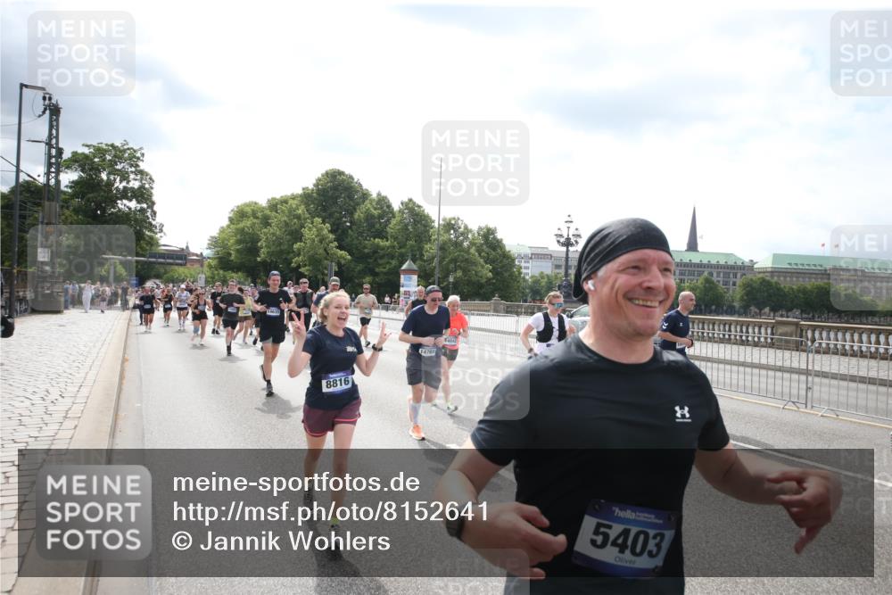 29.06.2025 - hella hamburg halbmarathon Jannik Wohlers http://msf.ph/oto/8152641 29.06.2025 10:42:09 Lombardsbrücke 1150, 1360, 1929, 1957, 1994, 2069, 2134, 2401, 2538, 2580, 2940, 2941, 3605, 3874, 4334, 4778, 4891, 4892, 5403, 5417, 5810, 6120, 6764, 7040, 7260, 7513, 7557, 7666, 8525, 8526, 8529, 8816, 9980, 10454, 10532, 10697, 10872, 10899, 11463, 11550, 11677, 12684, 13241, 13250, 13406, 13776, 14042, 14084, 14170, 14405, 14426, 14468, 14556, 14636, 14769, 15004, 15219, 15221, 15912, 15977, 16215, 16352, 16612 meine-sportfotos.de