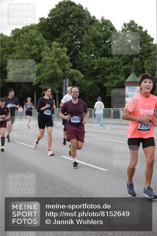 29.06.2025 - hella hamburg halbmarathon Jannik Wohlers http://msf.ph/oto/8152649 29.06.2025 10:52:36 Lombardsbrücke 2146, 2291, 2701, 2988, 3787, 4626, 4729, 6135, 6521, 7681, 7737, 9545, 10055, 10417, 10568, 10661, 10981, 11520, 11524, 11919, 12127, 12128, 13489, 13916, 13917, 14009, 14643, 14765, 14807, 14977, 14979, 16137, 16156, 16794, 16961, 18988 meine-sportfotos.de