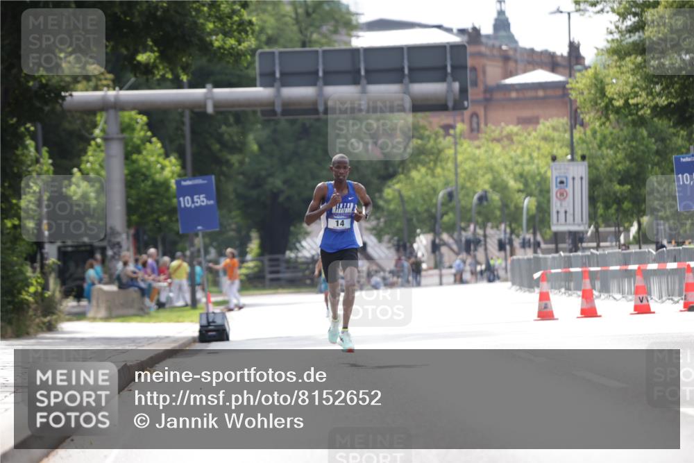 29.06.2025 - hella hamburg halbmarathon Jannik Wohlers http://msf.ph/oto/8152652 29.06.2025 09:32:01 Lombardsbrücke 17, 21 meine-sportfotos.de