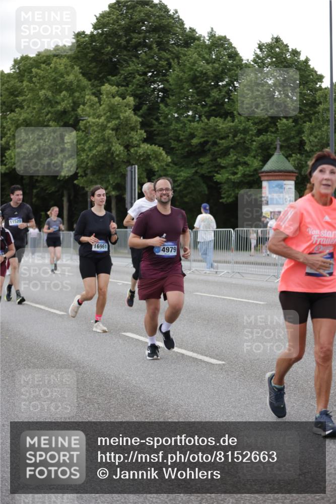 29.06.2025 - hella hamburg halbmarathon Jannik Wohlers http://msf.ph/oto/8152663 29.06.2025 10:52:36 Lombardsbrücke 2146, 2291, 2701, 2988, 3787, 4626, 4729, 6135, 6521, 7681, 7737, 9545, 10055, 10417, 10568, 10661, 10981, 11520, 11524, 11919, 12127, 12128, 13489, 13916, 13917, 14009, 14643, 14765, 14807, 14977, 14979, 16137, 16156, 16794, 16961, 18988 meine-sportfotos.de