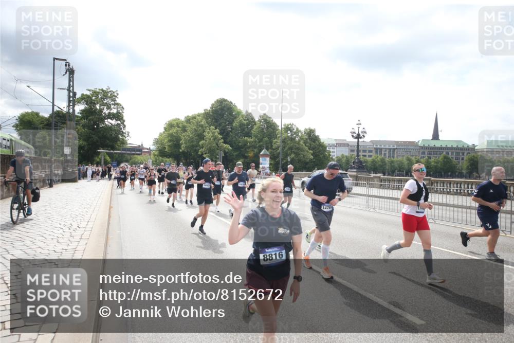 29.06.2025 - hella hamburg halbmarathon Jannik Wohlers http://msf.ph/oto/8152672 29.06.2025 10:42:09 Lombardsbrücke 1150, 1360, 1929, 1957, 1994, 2069, 2134, 2401, 2538, 2580, 2940, 2941, 3605, 3874, 4334, 4778, 4891, 4892, 5403, 5417, 5810, 6120, 6764, 7040, 7260, 7513, 7557, 7666, 8525, 8526, 8529, 8816, 9980, 10454, 10532, 10697, 10872, 10899, 11463, 11550, 11677, 12684, 13241, 13250, 13406, 13776, 14042, 14084, 14170, 14405, 14426, 14468, 14556, 14636, 14769, 15004, 15219, 15221, 15912, 15977, 16215, 16352, 16612 meine-sportfotos.de