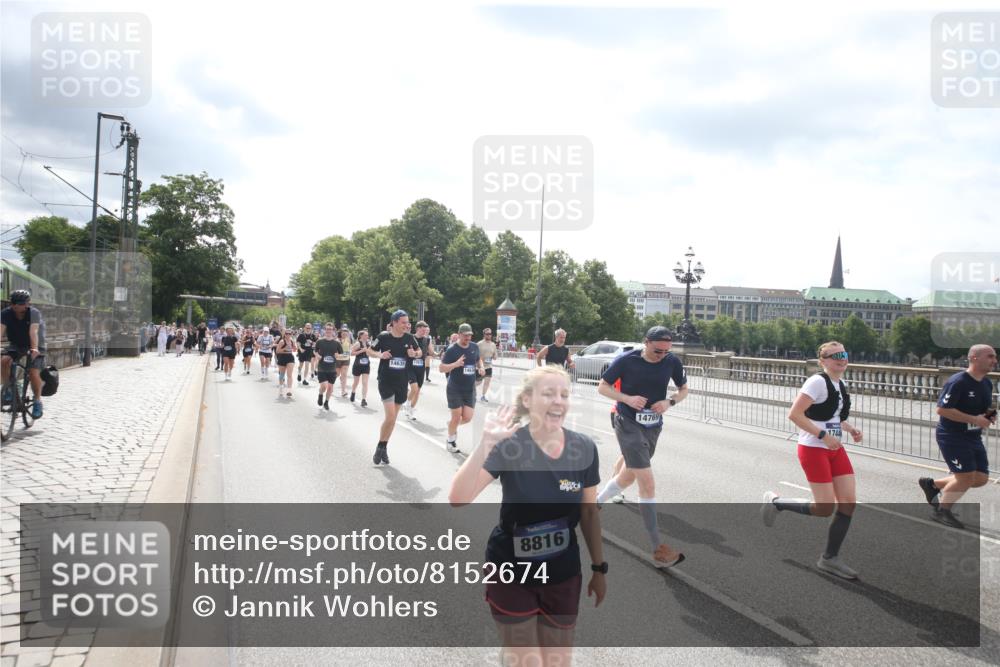 29.06.2025 - hella hamburg halbmarathon Jannik Wohlers http://msf.ph/oto/8152674 29.06.2025 10:42:10 Lombardsbrücke 1150, 1929, 1957, 1994, 2069, 2134, 2401, 2538, 2580, 2940, 2941, 3605, 3874, 4092, 4334, 4778, 4891, 5403, 5417, 5810, 6120, 6764, 7040, 7260, 7513, 7557, 7666, 8525, 8526, 8529, 8816, 9980, 10454, 10532, 10697, 10872, 10899, 11463, 11550, 11677, 12441, 12684, 13241, 13406, 13776, 14042, 14084, 14170, 14426, 14468, 14556, 14636, 14769, 15004, 15219, 15221, 15912, 15977, 16215, 16352, 16612 meine-sportfotos.de
