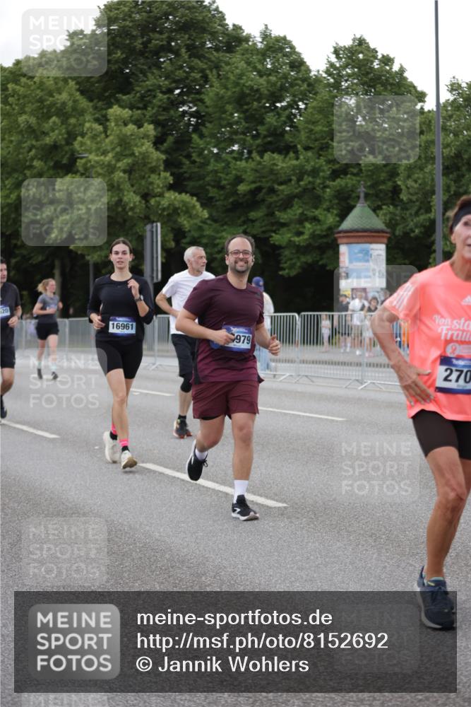 29.06.2025 - hella hamburg halbmarathon Jannik Wohlers http://msf.ph/oto/8152692 29.06.2025 10:52:36 Lombardsbrücke 2146, 2291, 2701, 2988, 3787, 4626, 4729, 6135, 6521, 7681, 7737, 9545, 10055, 10417, 10568, 10661, 10981, 11520, 11524, 11919, 12127, 12128, 13489, 13916, 13917, 14009, 14643, 14765, 14807, 14977, 14979, 16137, 16156, 16794, 16961, 18988 meine-sportfotos.de