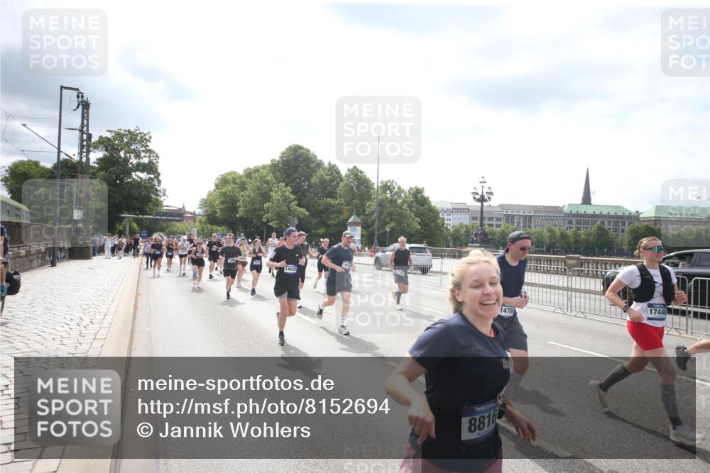 29.06.2025 - hella hamburg halbmarathon Jannik Wohlers http://msf.ph/oto/8152694 29.06.2025 10:42:10 Lombardsbrücke 1150, 1929, 1957, 1994, 2069, 2134, 2401, 2538, 2580, 2940, 2941, 3605, 3874, 4092, 4334, 4778, 4891, 5403, 5417, 5810, 6120, 6764, 7040, 7260, 7513, 7557, 7666, 8525, 8526, 8529, 8816, 9980, 10454, 10532, 10697, 10872, 10899, 11463, 11550, 11677, 12441, 12684, 13241, 13406, 13776, 14042, 14084, 14170, 14426, 14468, 14556, 14636, 14769, 15004, 15219, 15221, 15912, 15977, 16215, 16352, 16612 meine-sportfotos.de