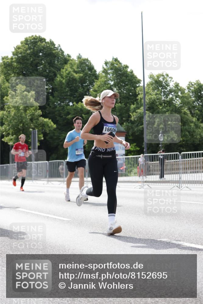 29.06.2025 - hella hamburg halbmarathon Jannik Wohlers http://msf.ph/oto/8152695 29.06.2025 10:15:27 Lombardsbrücke 1156, 1651, 2076, 3167, 4007, 5423, 7897, 7941, 7942, 8554, 8746, 8885, 9192, 9675, 9784, 10108, 10608, 11113, 11303, 11478, 11774, 11783, 11818, 12427, 12469, 12628, 13179, 13818, 13951, 14423, 14543, 14550, 14559, 14630, 15570, 15710, 15889, 15988, 16020, 16348, 16606, 16923, 17350, 18150, 18641, 18957 meine-sportfotos.de