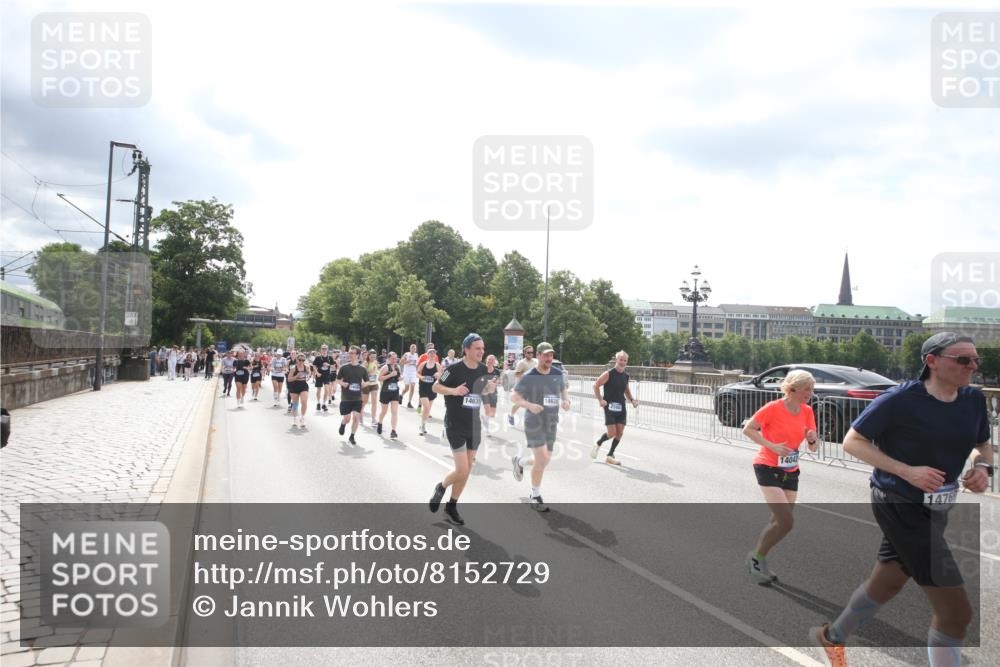 29.06.2025 - hella hamburg halbmarathon Jannik Wohlers http://msf.ph/oto/8152729 29.06.2025 10:42:10 Lombardsbrücke 1150, 1929, 1957, 1994, 2069, 2134, 2401, 2538, 2580, 2940, 2941, 3605, 3874, 4092, 4334, 4778, 4891, 5403, 5417, 5810, 6120, 6764, 7040, 7260, 7513, 7557, 7666, 8525, 8526, 8529, 8816, 9980, 10454, 10532, 10697, 10872, 10899, 11463, 11550, 11677, 12441, 12684, 13241, 13406, 13776, 14042, 14084, 14170, 14426, 14468, 14556, 14636, 14769, 15004, 15219, 15221, 15912, 15977, 16215, 16352, 16612 meine-sportfotos.de