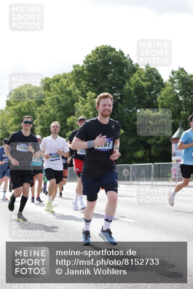29.06.2025 - hella hamburg halbmarathon Jannik Wohlers http://msf.ph/oto/8152733 29.06.2025 10:15:28 Lombardsbrücke 1156, 1651, 2076, 3167, 4007, 5423, 7897, 7941, 7942, 8554, 8746, 8885, 9192, 9675, 9784, 10108, 10608, 11113, 11303, 11478, 11774, 11783, 11818, 12427, 12469, 12628, 13179, 13818, 13951, 14423, 14543, 14550, 14559, 14630, 15570, 15710, 15889, 15988, 16020, 16348, 16606, 16923, 17350, 18150, 18641, 18957 meine-sportfotos.de