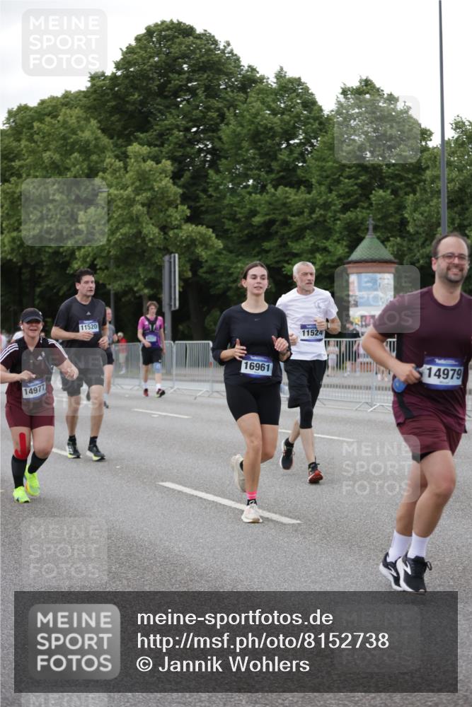 29.06.2025 - hella hamburg halbmarathon Jannik Wohlers http://msf.ph/oto/8152738 29.06.2025 10:52:37 Lombardsbrücke 2146, 2291, 2701, 2988, 3787, 4626, 4729, 6135, 6521, 7681, 7737, 9545, 10055, 10417, 10568, 10661, 10981, 11520, 11524, 11919, 12127, 12128, 13489, 13916, 13917, 14643, 14765, 14807, 14977, 14979, 16137, 16156, 16961, 18988 meine-sportfotos.de