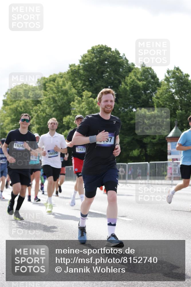 29.06.2025 - hella hamburg halbmarathon Jannik Wohlers http://msf.ph/oto/8152740 29.06.2025 10:15:28 Lombardsbrücke 1156, 1651, 2076, 3167, 4007, 5423, 7897, 7941, 7942, 8554, 8746, 8885, 9192, 9675, 9784, 10108, 10608, 11113, 11303, 11478, 11774, 11783, 11818, 12427, 12469, 12628, 13179, 13818, 13951, 14423, 14543, 14550, 14559, 14630, 15570, 15710, 15889, 15988, 16020, 16348, 16606, 16923, 17350, 18150, 18641, 18957 meine-sportfotos.de