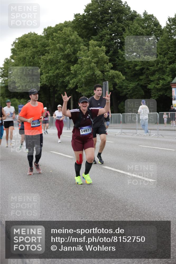 29.06.2025 - hella hamburg halbmarathon Jannik Wohlers http://msf.ph/oto/8152750 29.06.2025 10:52:38 Lombardsbrücke 2146, 2291, 2701, 2988, 3787, 4626, 4729, 6135, 6521, 7681, 7737, 9545, 10055, 10417, 10568, 10661, 10981, 11520, 11524, 11919, 12127, 12128, 13489, 13916, 13917, 14643, 14765, 14807, 14977, 14979, 16137, 16156, 16961, 18988 meine-sportfotos.de