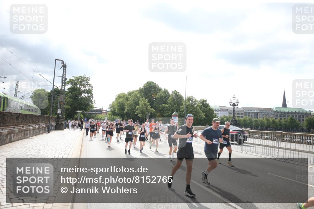 29.06.2025 - hella hamburg halbmarathon Jannik Wohlers http://msf.ph/oto/8152765 29.06.2025 10:42:11 Lombardsbrücke 1929, 1957, 1994, 2069, 2134, 2401, 2538, 2580, 2940, 2941, 3605, 3874, 4092, 4334, 4778, 5403, 5417, 5810, 6120, 6764, 7040, 7260, 7513, 7666, 8525, 8526, 8529, 8816, 9980, 10454, 10532, 10697, 10872, 10899, 11463, 11550, 11677, 12441, 12684, 13241, 13406, 13776, 14042, 14084, 14170, 14426, 14468, 14556, 14636, 14769, 15004, 15219, 15221, 15912, 15977, 16215, 16352, 16612 meine-sportfotos.de