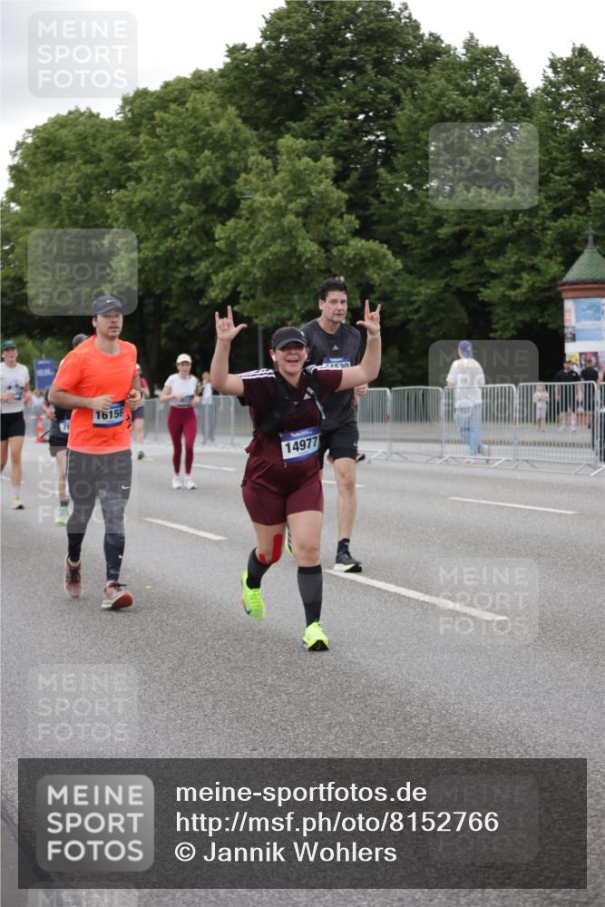 29.06.2025 - hella hamburg halbmarathon Jannik Wohlers http://msf.ph/oto/8152766 29.06.2025 10:52:38 Lombardsbrücke 2146, 2291, 2701, 2988, 3787, 4626, 4729, 6135, 6521, 7681, 7737, 9545, 10055, 10417, 10568, 10661, 10981, 11520, 11524, 11919, 12127, 12128, 13489, 13916, 13917, 14643, 14765, 14807, 14977, 14979, 16137, 16156, 16961, 18988 meine-sportfotos.de
