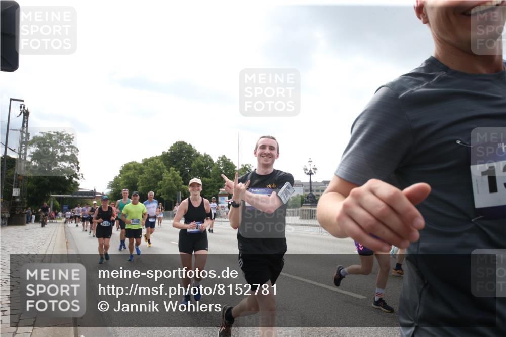 29.06.2025 - hella hamburg halbmarathon Jannik Wohlers http://msf.ph/oto/8152781 29.06.2025 10:43:29 Lombardsbrücke 1026, 1095, 1306, 1310, 1459, 2073, 2733, 3288, 3597, 4627, 4636, 5001, 5192, 5201, 5293, 5890, 5902, 5905, 6036, 6334, 6895, 6971, 6973, 7205, 7206, 7489, 8000, 8058, 8870, 9073, 9704, 9879, 10097, 10220, 10285, 10553, 10799, 12518, 12520, 12792, 13371, 13705, 13777, 14474, 14544, 15285, 15294, 15448, 15719, 16298, 16308, 16862, 17293, 17501, 18080, 18310, 18318, 18436 meine-sportfotos.de