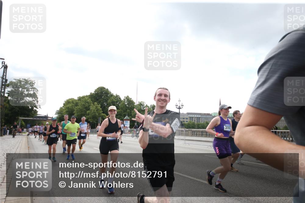 29.06.2025 - hella hamburg halbmarathon Jannik Wohlers http://msf.ph/oto/8152791 29.06.2025 10:43:29 Lombardsbrücke 1026, 1095, 1306, 1310, 1459, 2073, 2733, 3288, 3597, 4627, 4636, 5001, 5192, 5201, 5293, 5890, 5902, 5905, 6036, 6334, 6895, 6971, 6973, 7205, 7206, 7489, 8000, 8058, 8870, 9073, 9704, 9879, 10097, 10220, 10285, 10553, 10799, 12518, 12520, 12792, 13371, 13705, 13777, 14474, 14544, 15285, 15294, 15448, 15719, 16298, 16308, 16862, 17293, 17501, 18080, 18310, 18318, 18436 meine-sportfotos.de