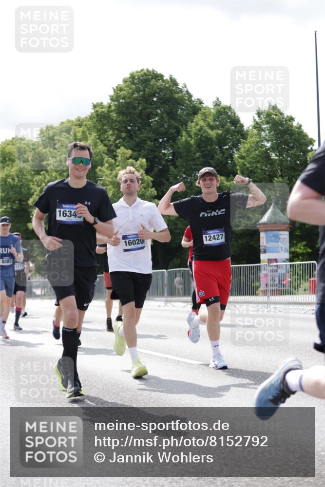 29.06.2025 - hella hamburg halbmarathon Jannik Wohlers http://msf.ph/oto/8152792 29.06.2025 10:15:29 Lombardsbrücke 1156, 1651, 2076, 2436, 3167, 4007, 5423, 7897, 7941, 7942, 8554, 8746, 8885, 9192, 9675, 9784, 10108, 10608, 11113, 11303, 11478, 11774, 11783, 11818, 12427, 12469, 12628, 13179, 13818, 13951, 14423, 14543, 14550, 14559, 15570, 15710, 15889, 15988, 16020, 16348, 16606, 16923, 17350, 17692, 18641, 18957, 19030 meine-sportfotos.de