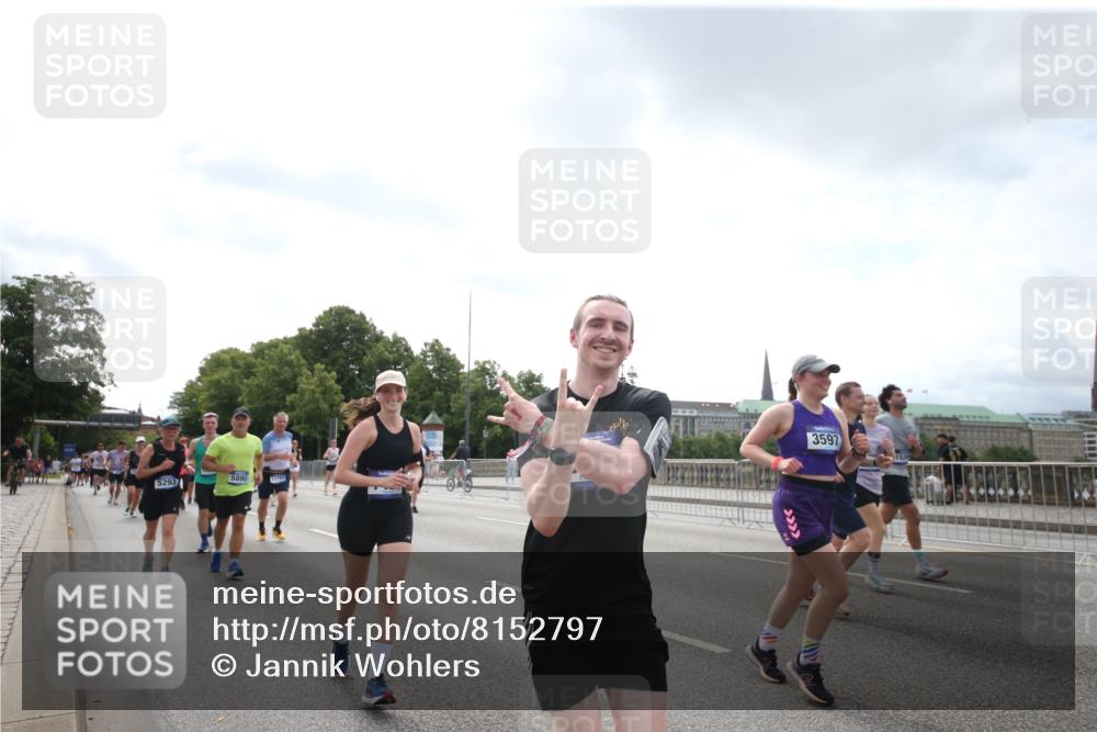 29.06.2025 - hella hamburg halbmarathon Jannik Wohlers http://msf.ph/oto/8152797 29.06.2025 10:43:29 Lombardsbrücke 1026, 1095, 1306, 1310, 1459, 2073, 2733, 3288, 3597, 4627, 4636, 5001, 5192, 5201, 5293, 5890, 5902, 5905, 6036, 6334, 6895, 6971, 6973, 7205, 7206, 7489, 8000, 8058, 8870, 9073, 9704, 9879, 10097, 10220, 10285, 10553, 10799, 12518, 12520, 12792, 13371, 13705, 13777, 14474, 14544, 15285, 15294, 15448, 15719, 16298, 16308, 16862, 17293, 17501, 18080, 18310, 18318, 18436 meine-sportfotos.de
