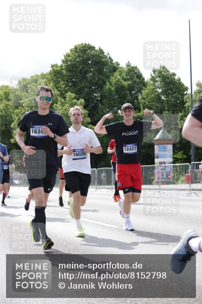 29.06.2025 - hella hamburg halbmarathon Jannik Wohlers http://msf.ph/oto/8152798 29.06.2025 10:15:29 Lombardsbrücke 1156, 1651, 2076, 2436, 3167, 4007, 5423, 7897, 7941, 7942, 8554, 8746, 8885, 9192, 9675, 9784, 10108, 10608, 11113, 11303, 11478, 11774, 11783, 11818, 12427, 12469, 12628, 13179, 13818, 13951, 14423, 14543, 14550, 14559, 15570, 15710, 15889, 15988, 16020, 16348, 16606, 16923, 17350, 17692, 18641, 18957, 19030 meine-sportfotos.de