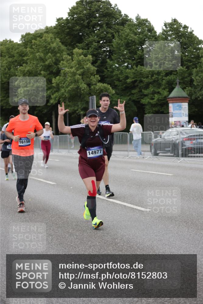 29.06.2025 - hella hamburg halbmarathon Jannik Wohlers http://msf.ph/oto/8152803 29.06.2025 10:52:38 Lombardsbrücke 2146, 2291, 2701, 2988, 3787, 4626, 4729, 6135, 6521, 7681, 7737, 9545, 10055, 10417, 10568, 10661, 10981, 11520, 11524, 11919, 12127, 12128, 13489, 13916, 13917, 14643, 14765, 14807, 14977, 14979, 16137, 16156, 16961, 18988 meine-sportfotos.de